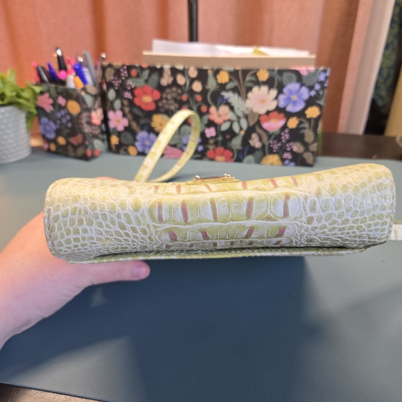 DOONEY & BOURKE Green Croc-Embossed Crossbody Bag - Picture 5 of 10